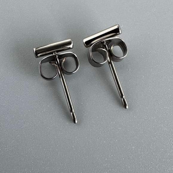 Titanium Bar Stud Earrings - Picture 9 of 9